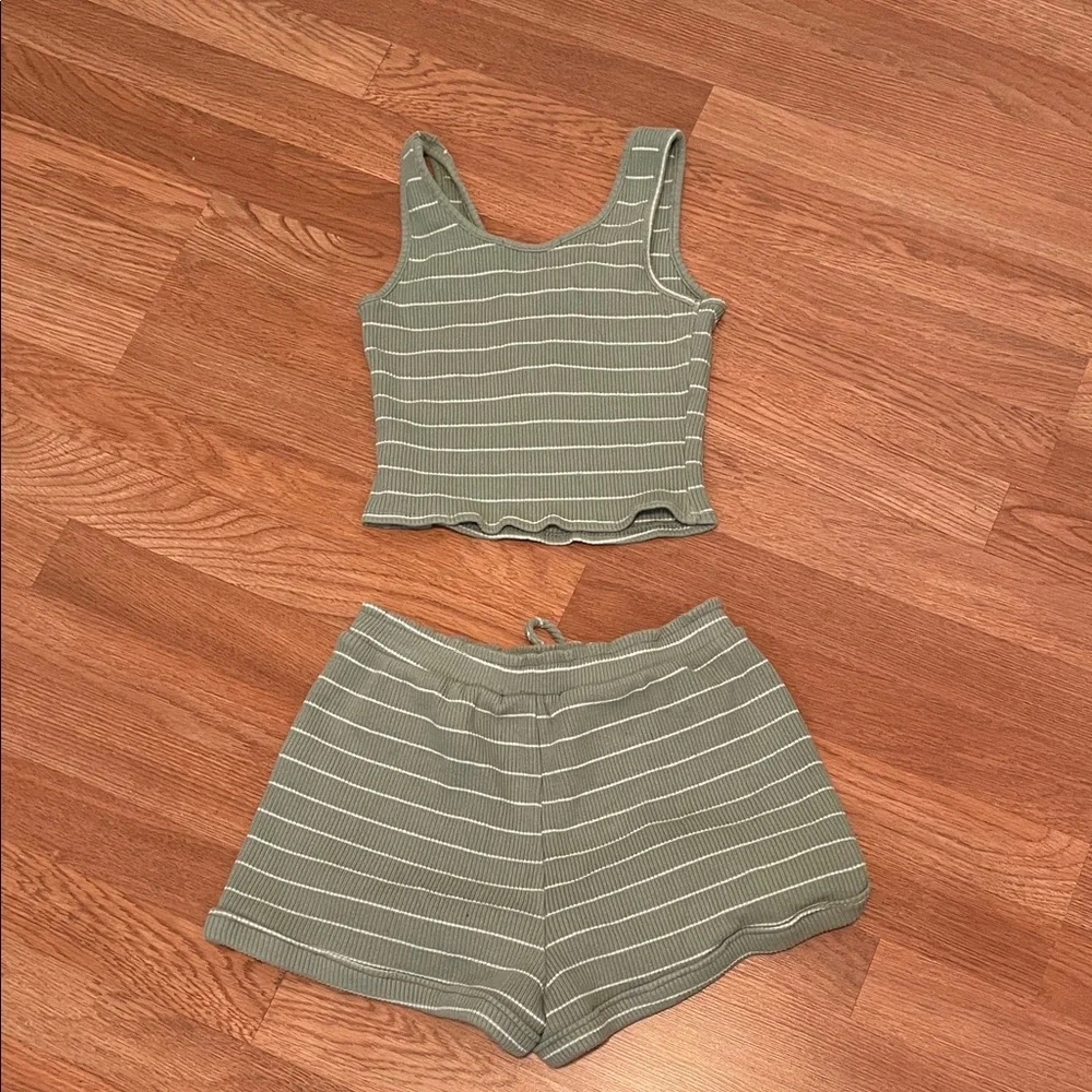 Women's Green Ribbed Pajama Set - Picture 4 of 4